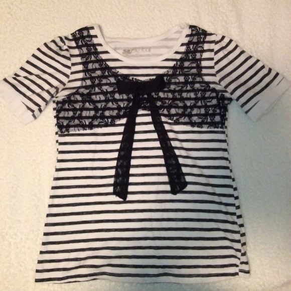 striped tee with lace detailing - Picture 1 of 1